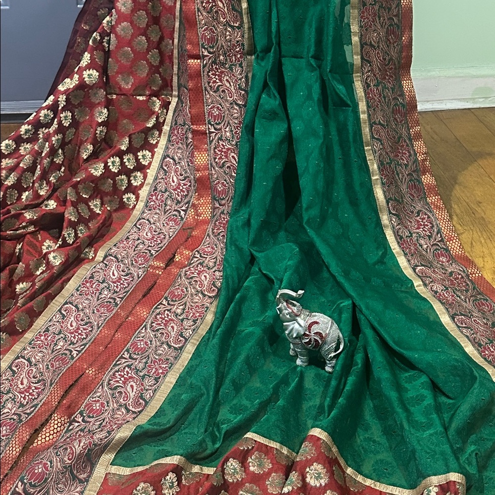 Beautiful Indian sari with ready made blouse and extra blouse piece with it